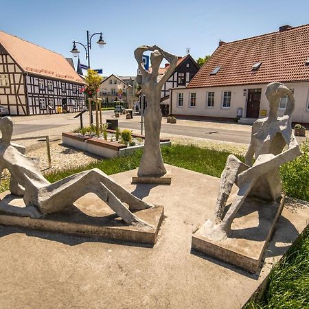 Apartamenty Kamienica Arte 1 Устка Экстерьер фото