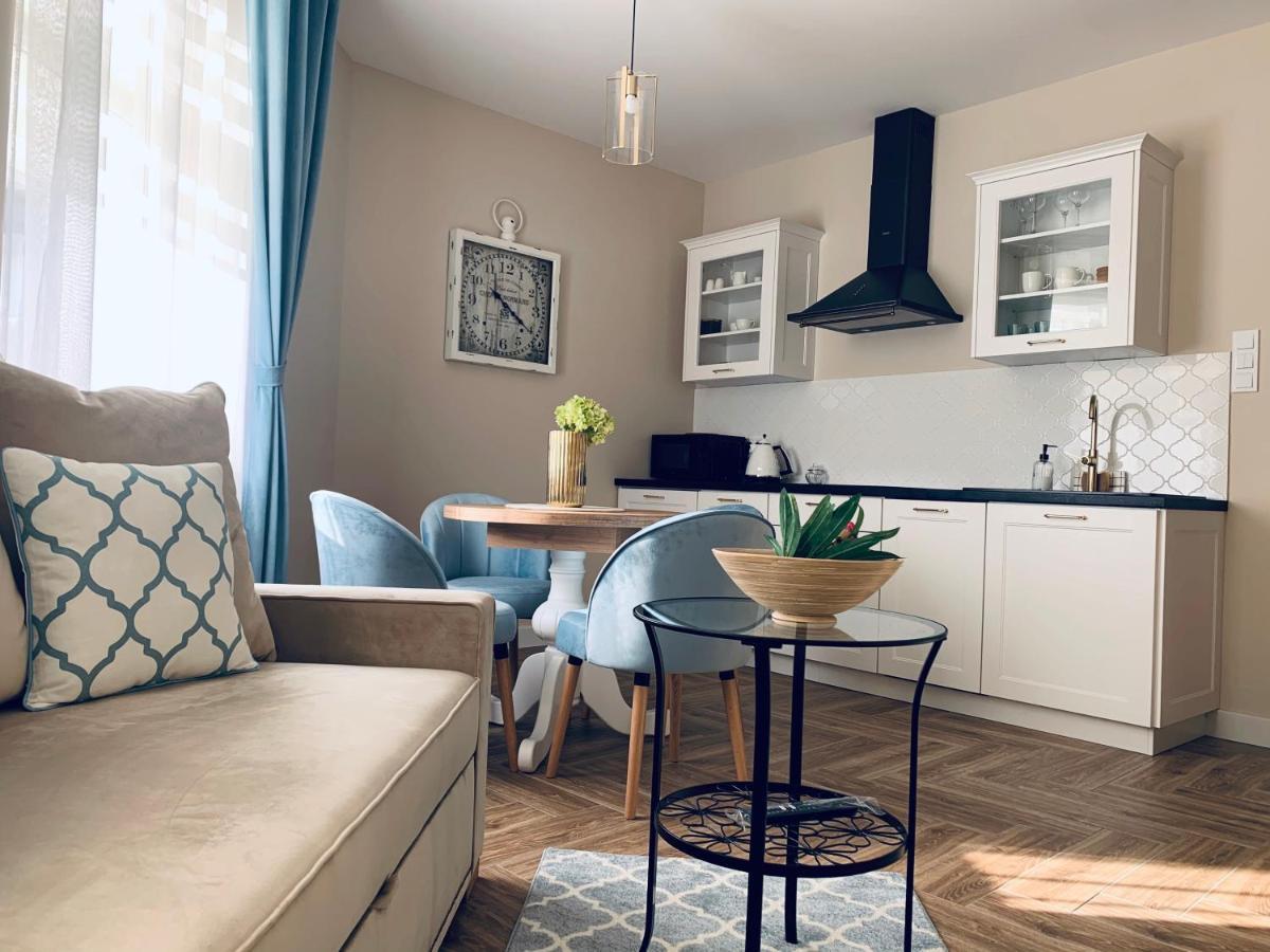 Apartamenty Kamienica Arte 1 Устка Экстерьер фото