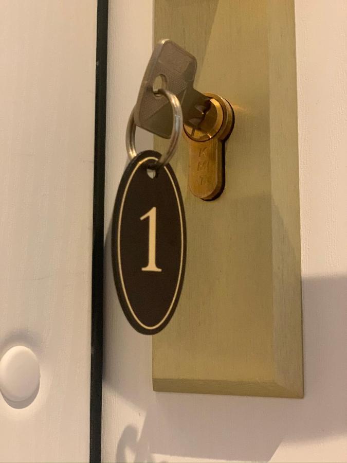 Apartamenty Kamienica Arte 1 Устка Экстерьер фото
